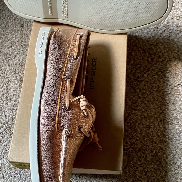 New with box Sperry Shoes size #7 - Picture 7 of 14